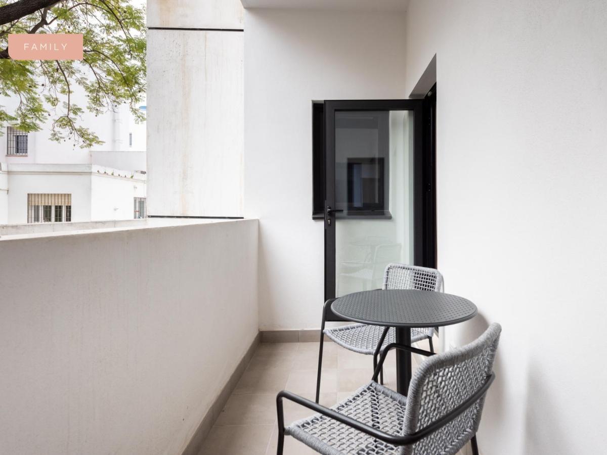 Limehome Sevilla Calle Torcuato Luca De Tena - Digital Access Екстер'єр фото